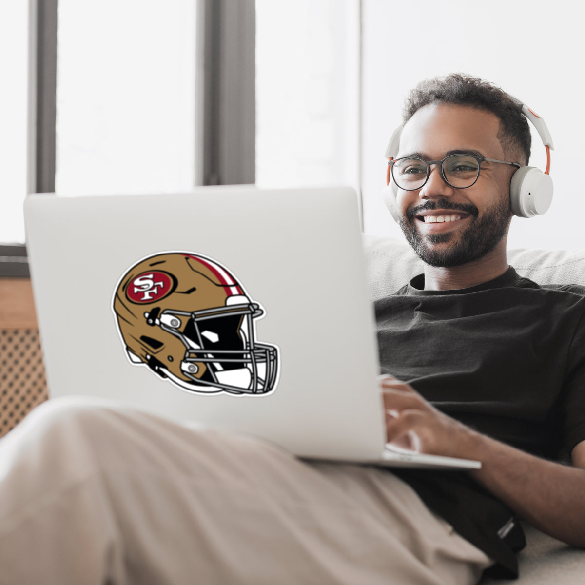 San Francisco 49ers Helmet Vinyl Auto or Flat Surface Decal (NFL)