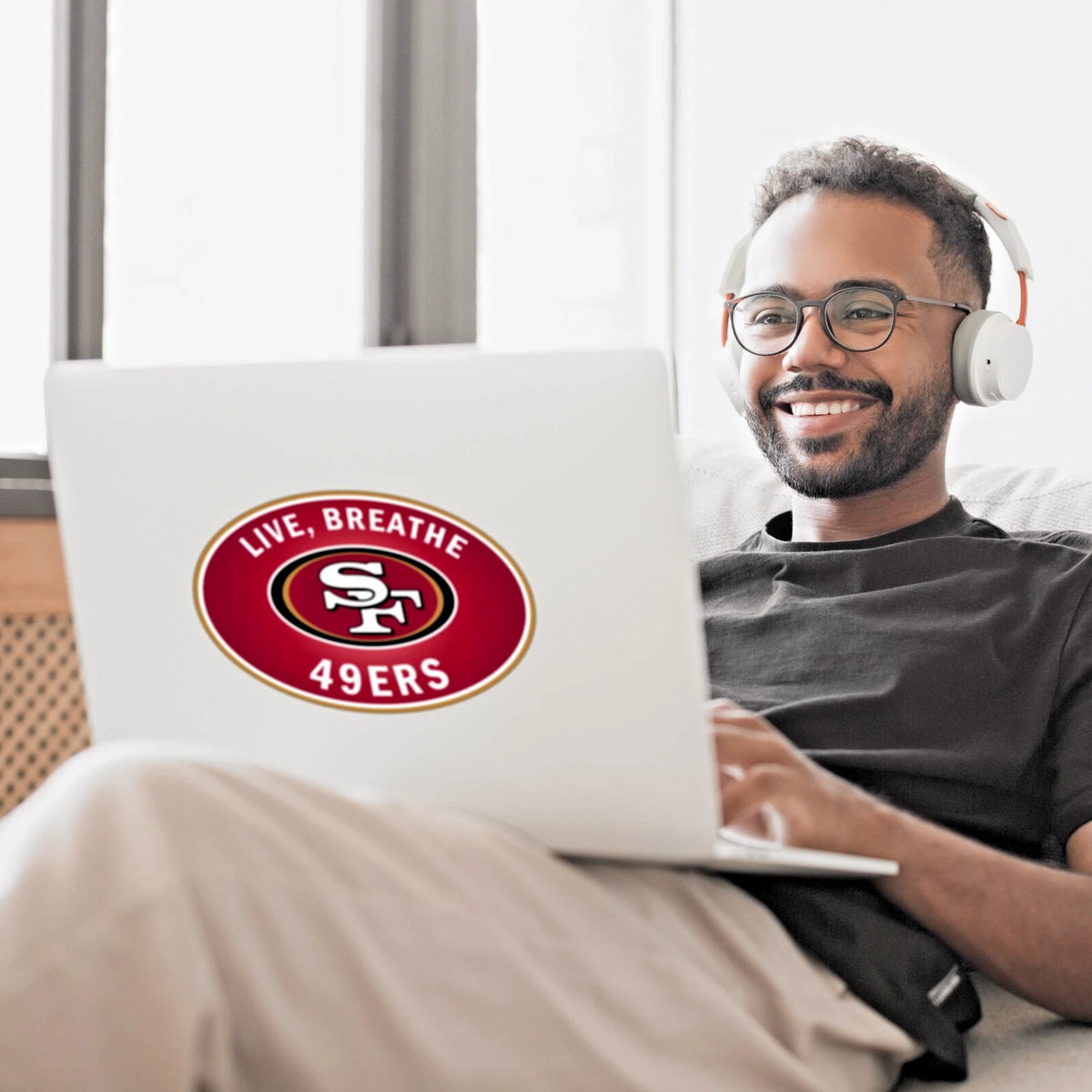 San Francisco 49ers Live-Breath Vinyl Auto or Flat Surface Decal (NFL)