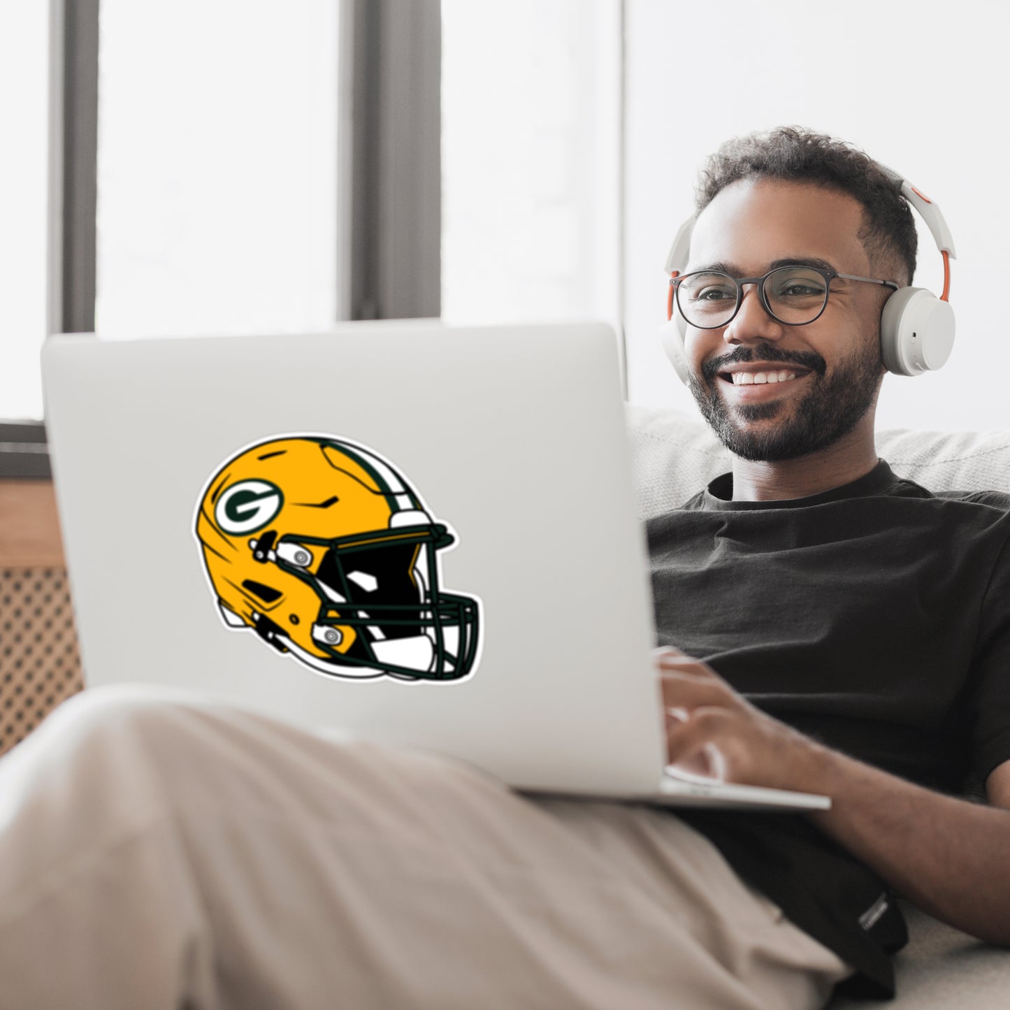 Green Bay Packers Helmet Vinyl Auto or Flat Surface Decal (NFL)