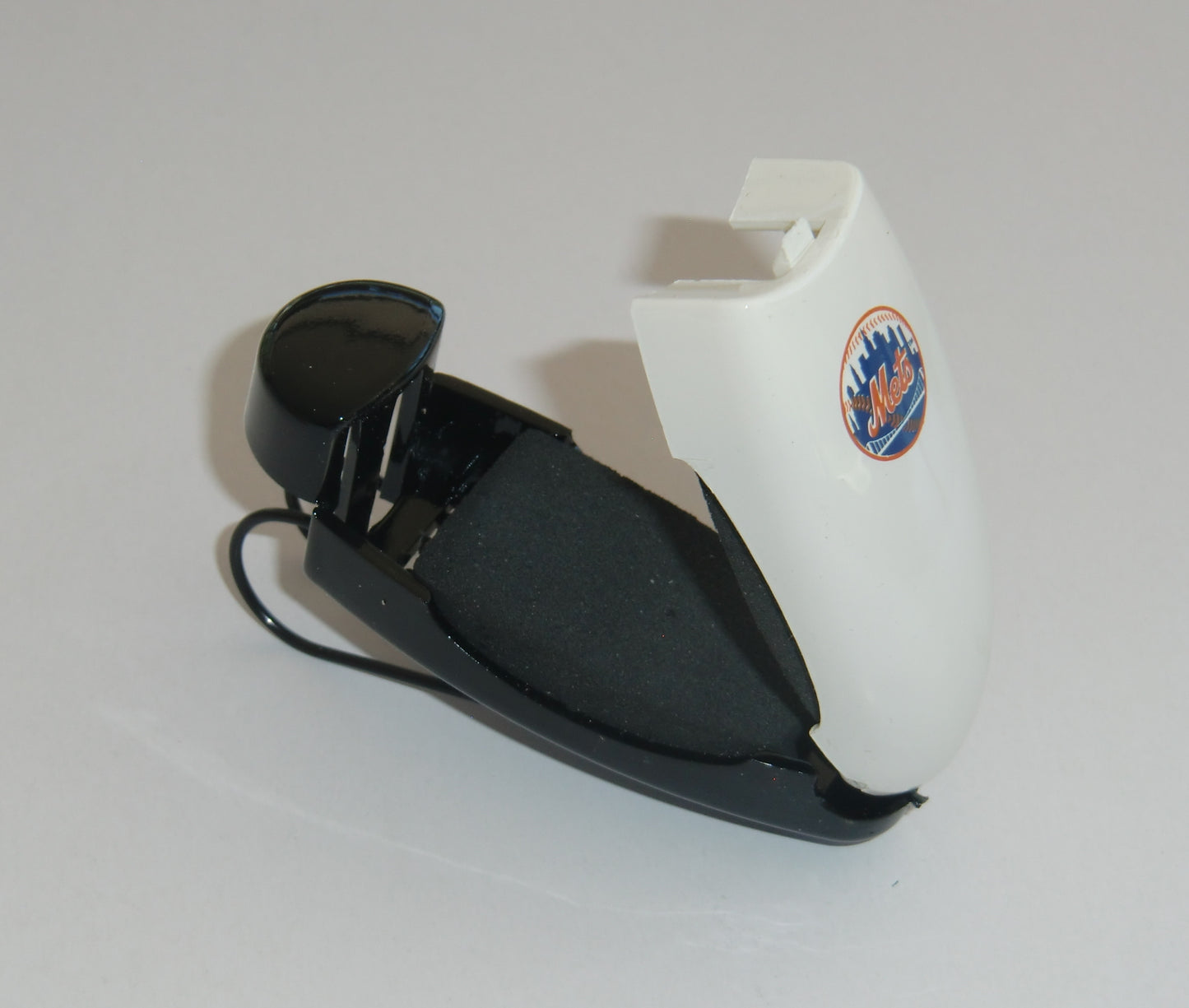 New York Mets Sunglasses Visor Clip Holds Glasses (MLB Baseball)